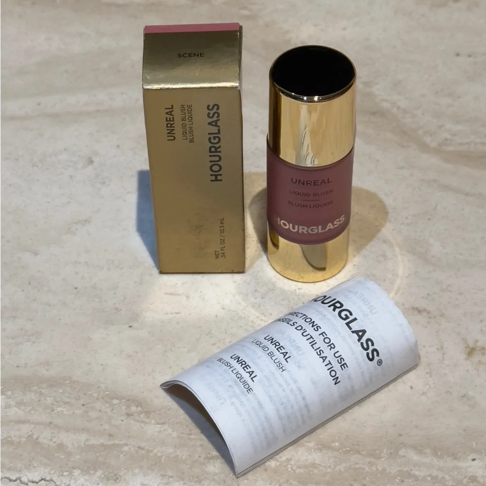 Hourglass Unreal Liquid Blush - Scene